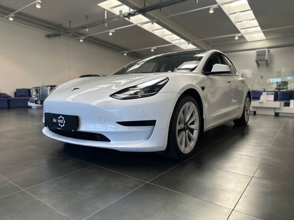 Tesla Model 3 Standard Range+ RWD 4d