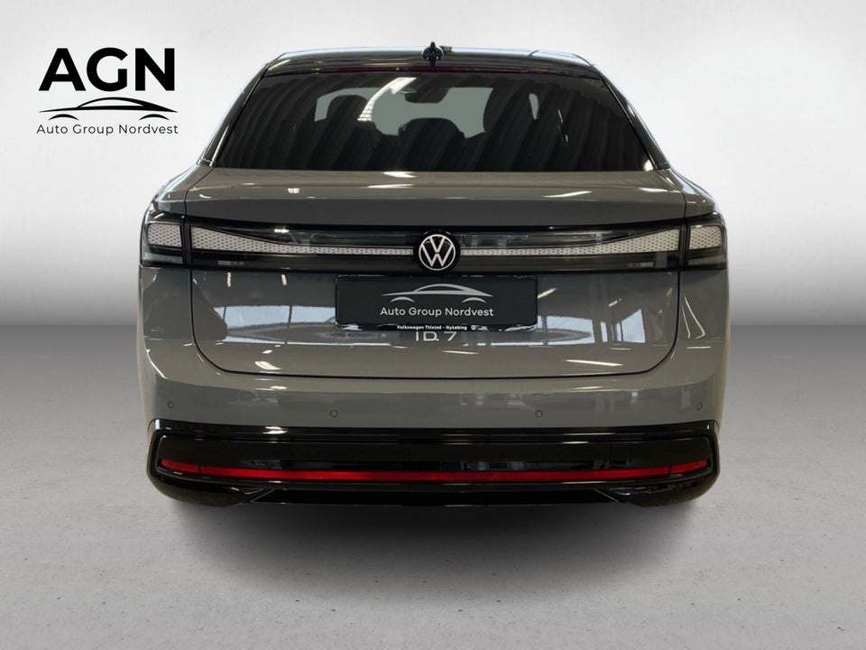 VW ID.7 Pro 5d