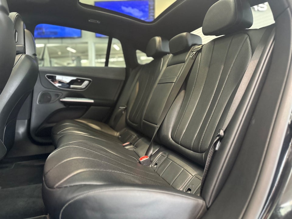 Mercedes EQE350+ Avantgarde 4d
