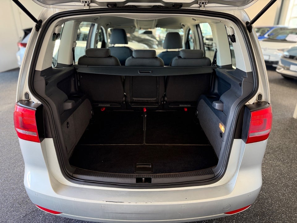 VW Touran 1,6 TDi 105 Trendline 7prs 5d