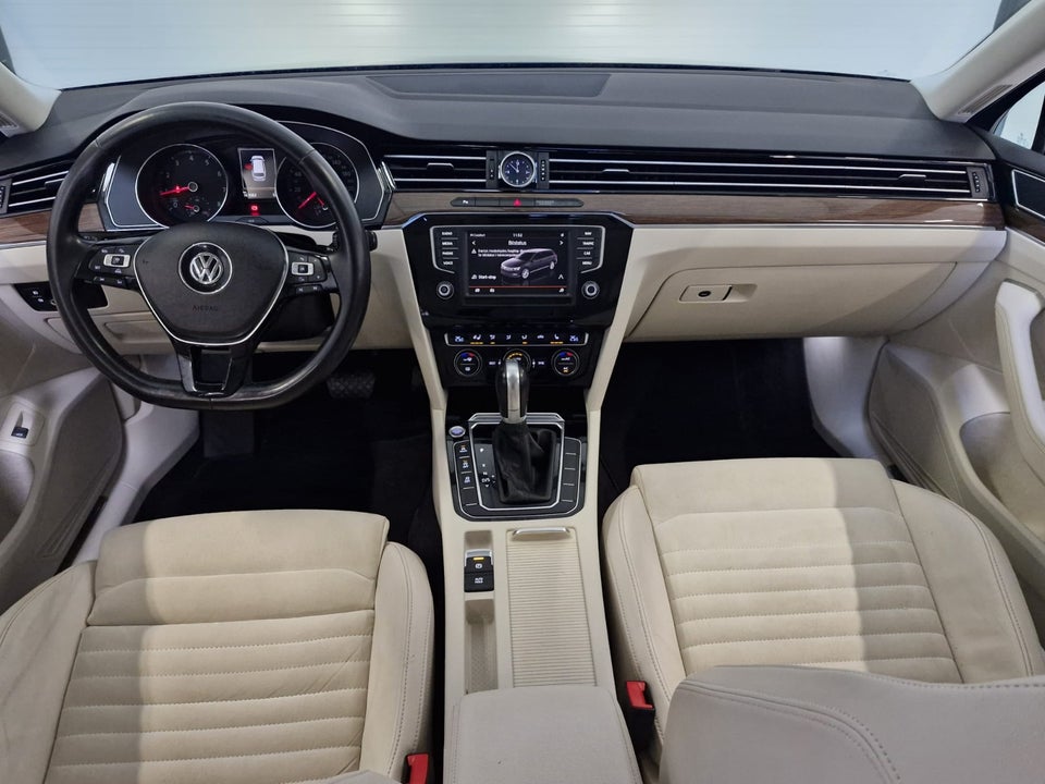 VW Passat 2,0 TSi 220 Highline Variant DSG 5d