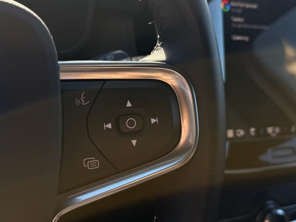 Volvo XC40 ReCharge Extended Range Plus 5d