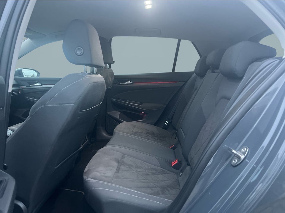 VW Golf VIII 1,4 eHybrid DSG 5d