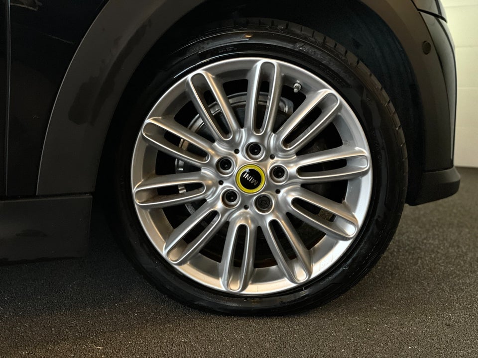 MINI Cooper SE Classic Trim 3d