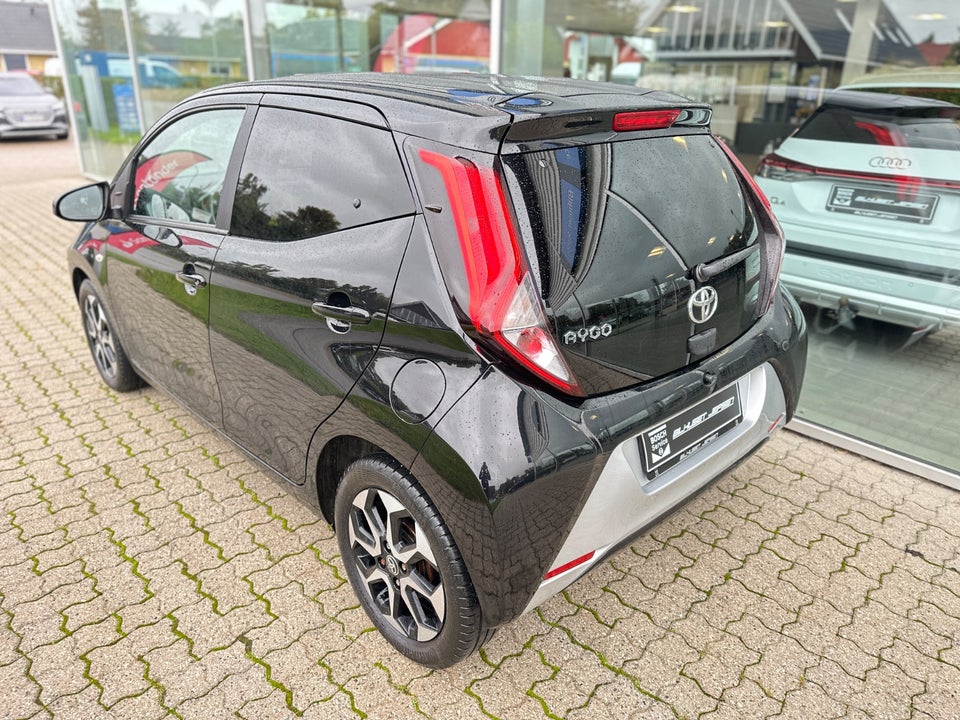 Toyota Aygo 1,0 VVT-i x-press 5d