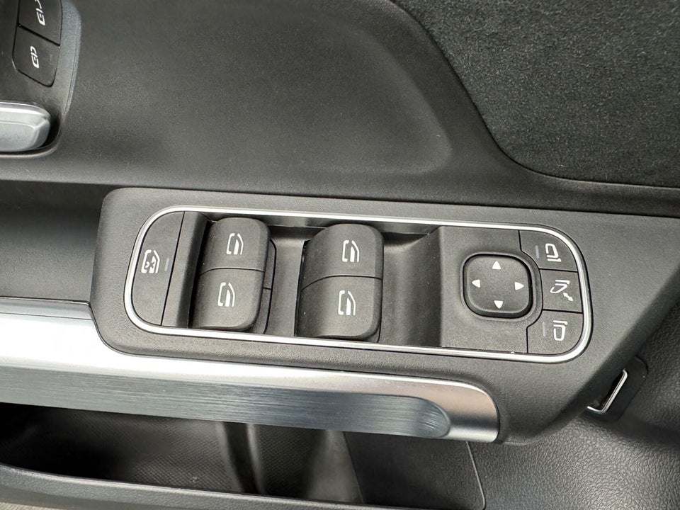 Mercedes EQB250 AMG Line 5d
