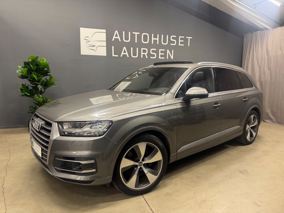 Audi Q7 3,0 TDi 272 S-line quattro Tiptr. 7prs 5d