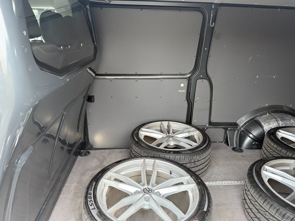 VW Transporter 2,0 TDi 150 Kassevogn DSG lang