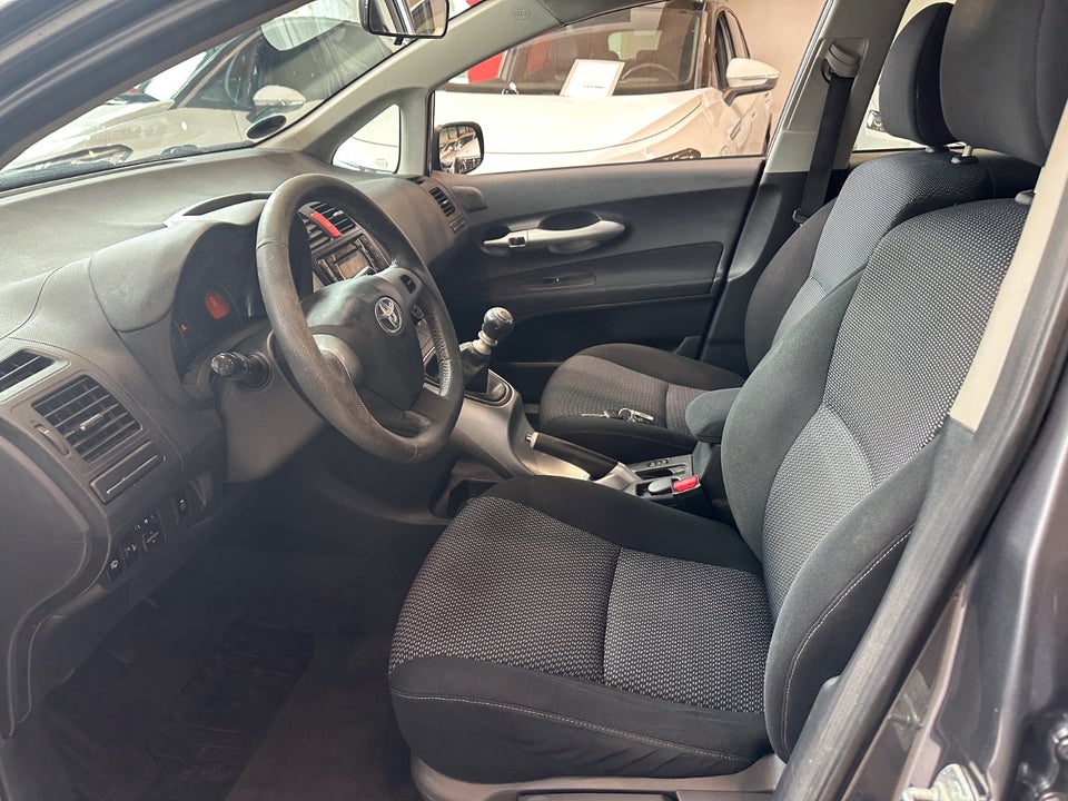 Toyota Auris 1,6 T2 5d