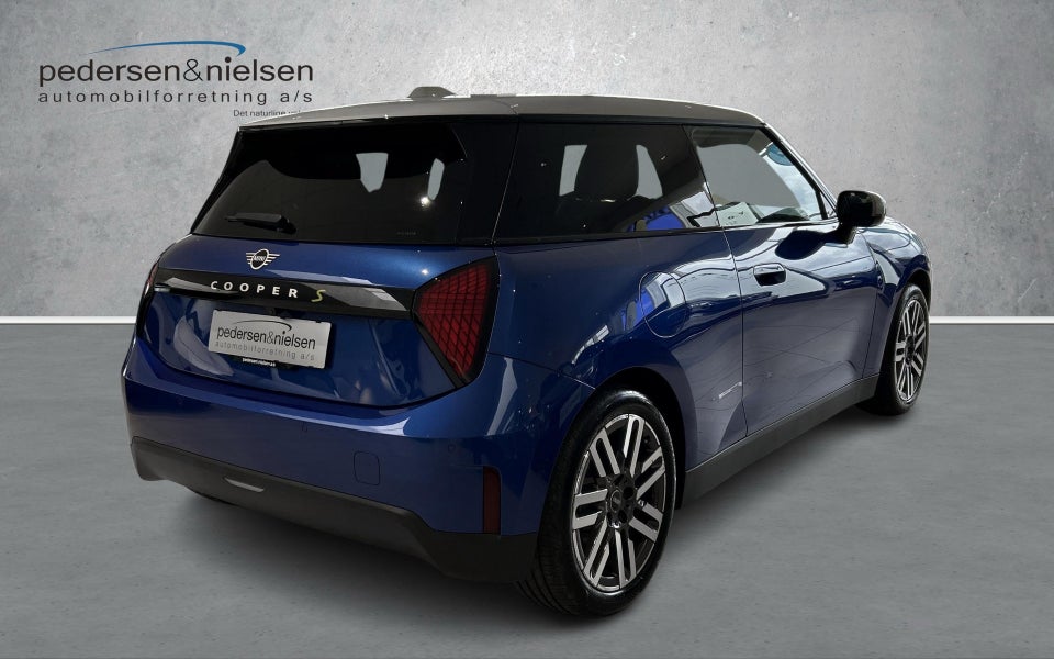 MINI Cooper SE Favoured Trim M 3d