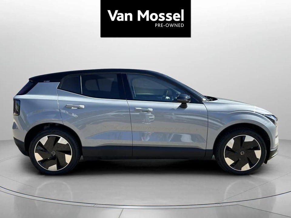 Volvo EX30 Extended Range Plus 5d