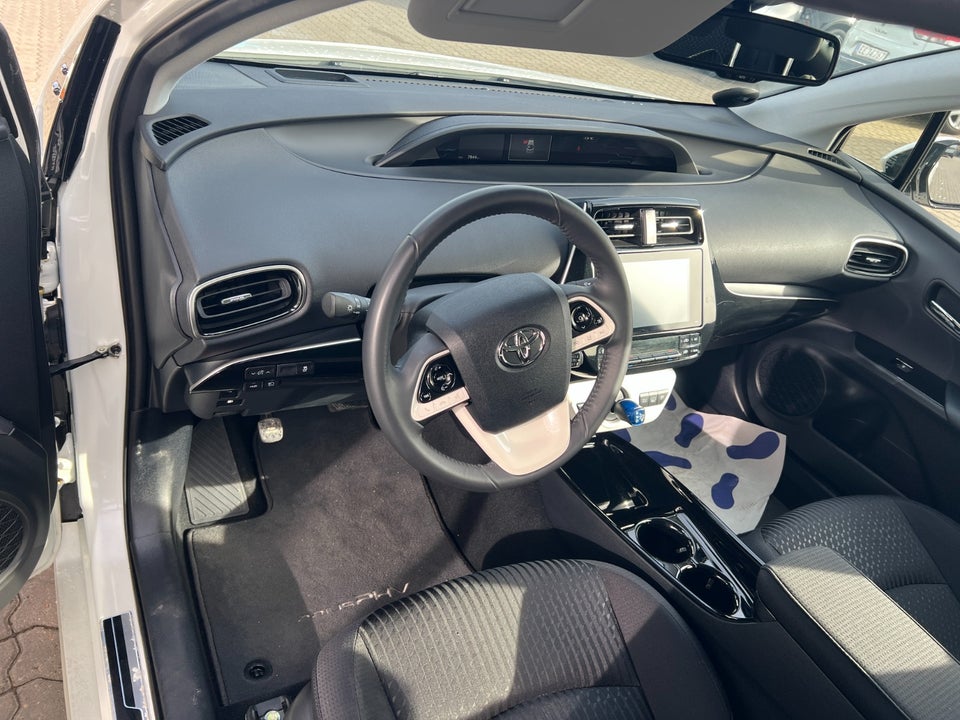 Toyota Prius 1,8 Plug-in Hybrid H3 MDS 5d