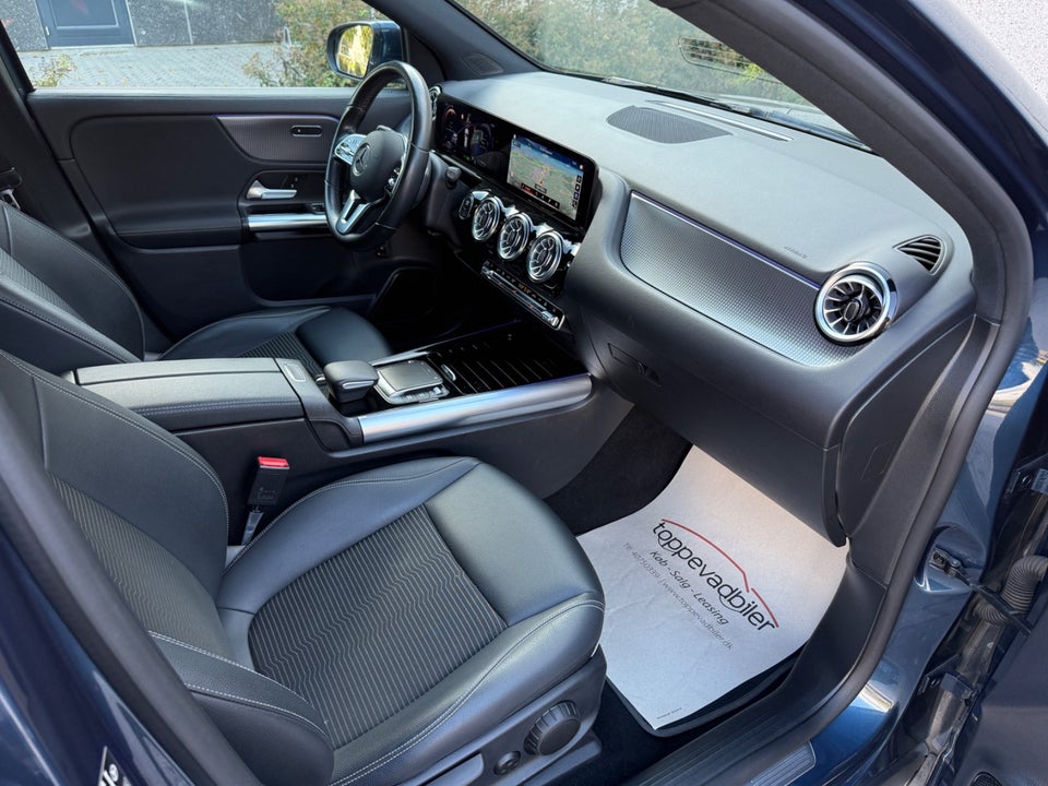 Mercedes EQA300 Progressive 4Matic 5d