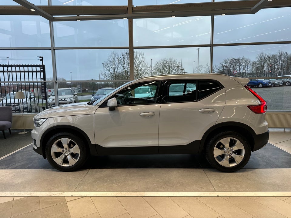 Volvo XC40 1,5 T3 163 Momentum aut. 5d