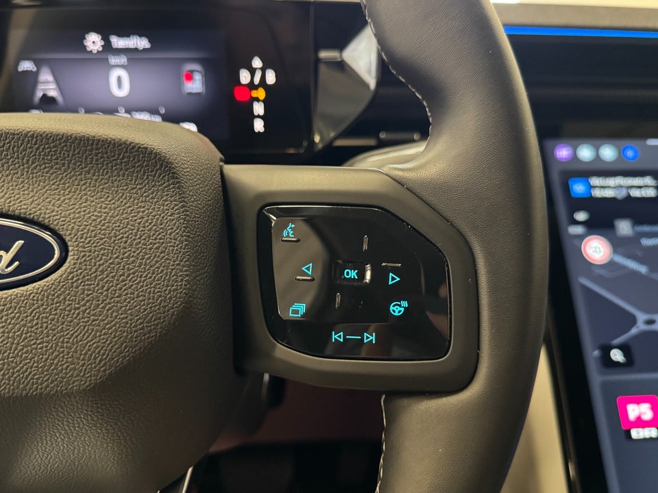 Ford Explorer 82 Premium Extended Range 5d