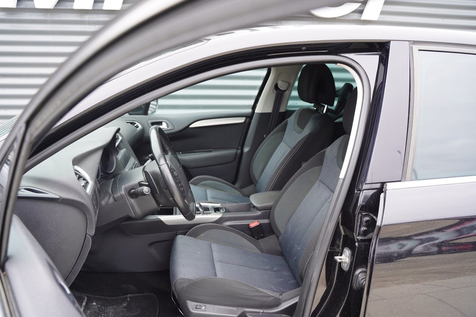 Citroën C4 1,6 e-HDi 112 Seduction E6G 5d