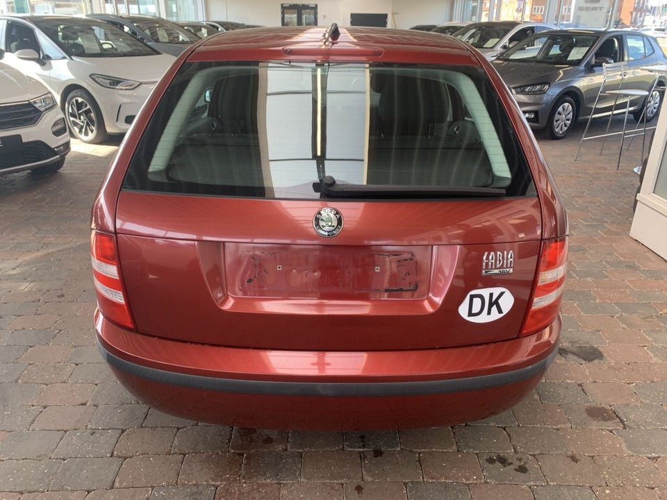 Skoda Fabia 1,4 16V 75 Ambiente Combi 5d