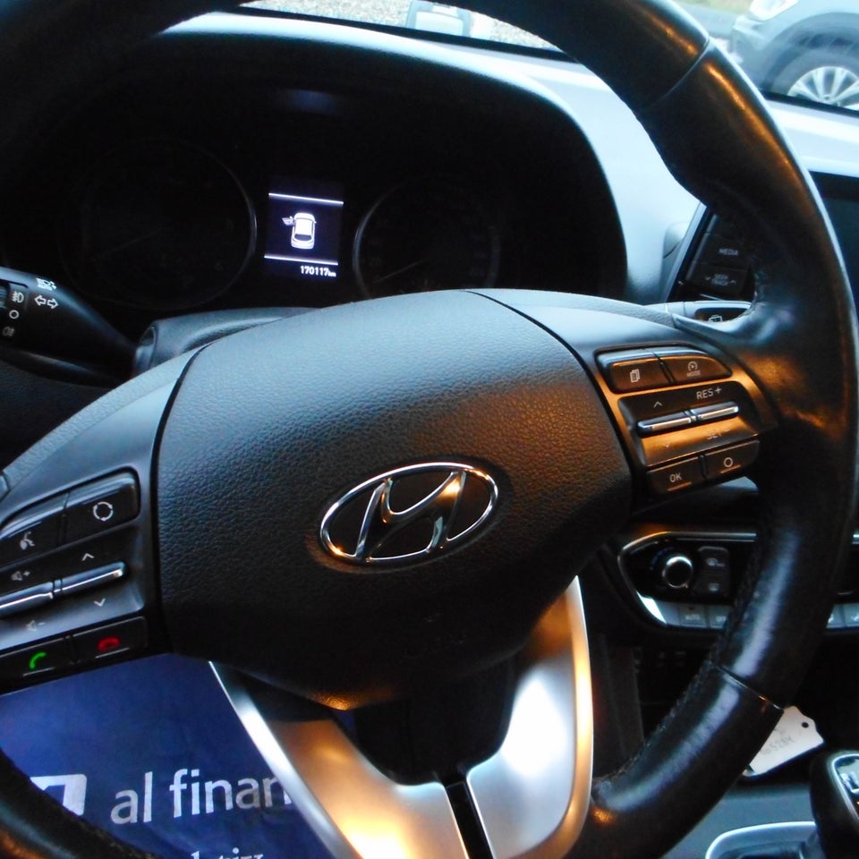 Hyundai i30 1,6 CRDi 110 Premium stc. 5d