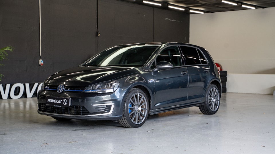 VW Golf VII 1,4 GTE Highline DSG 5d