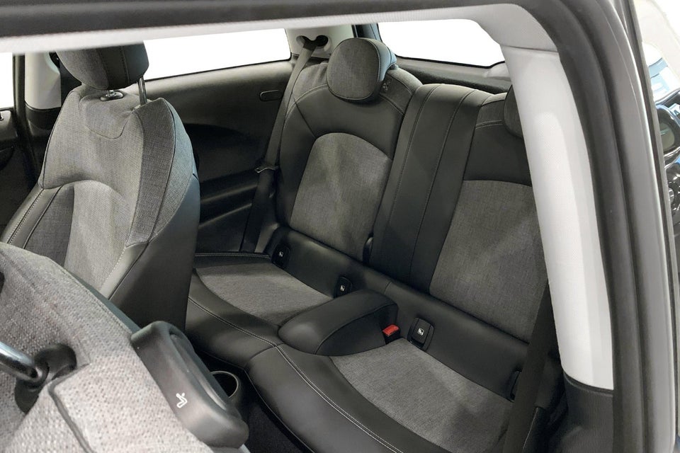 MINI Cooper SE Essential 3d