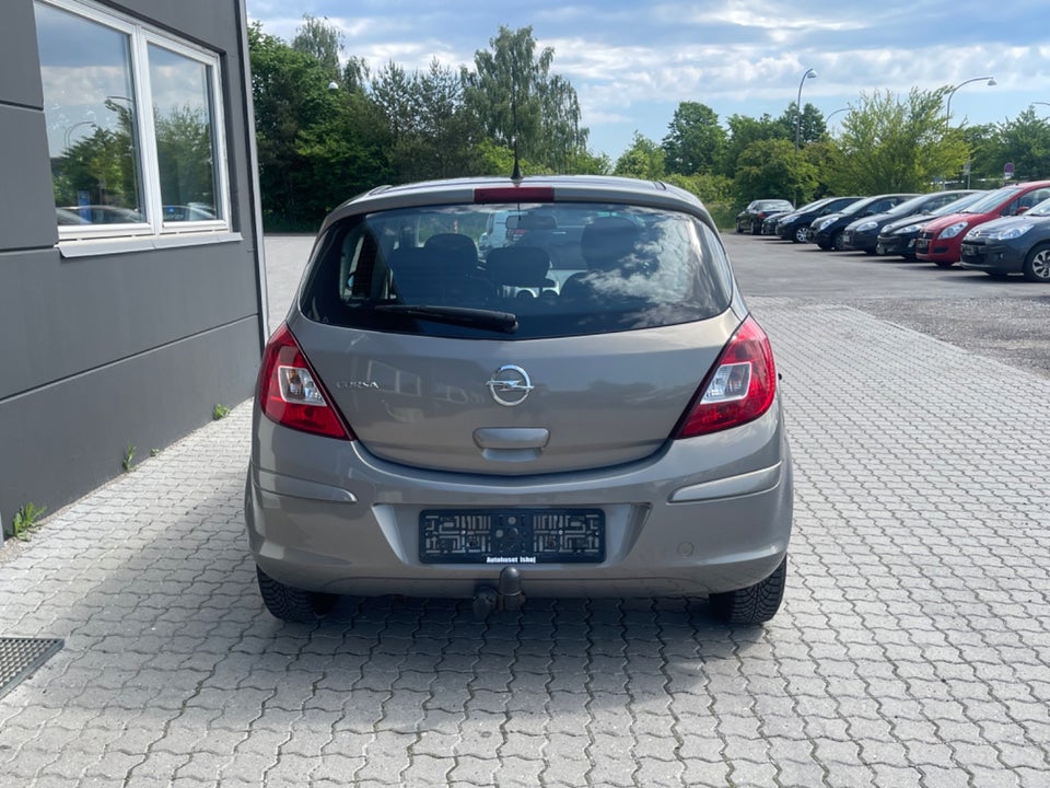 Opel Corsa 1,2 16V Cosmo 5d