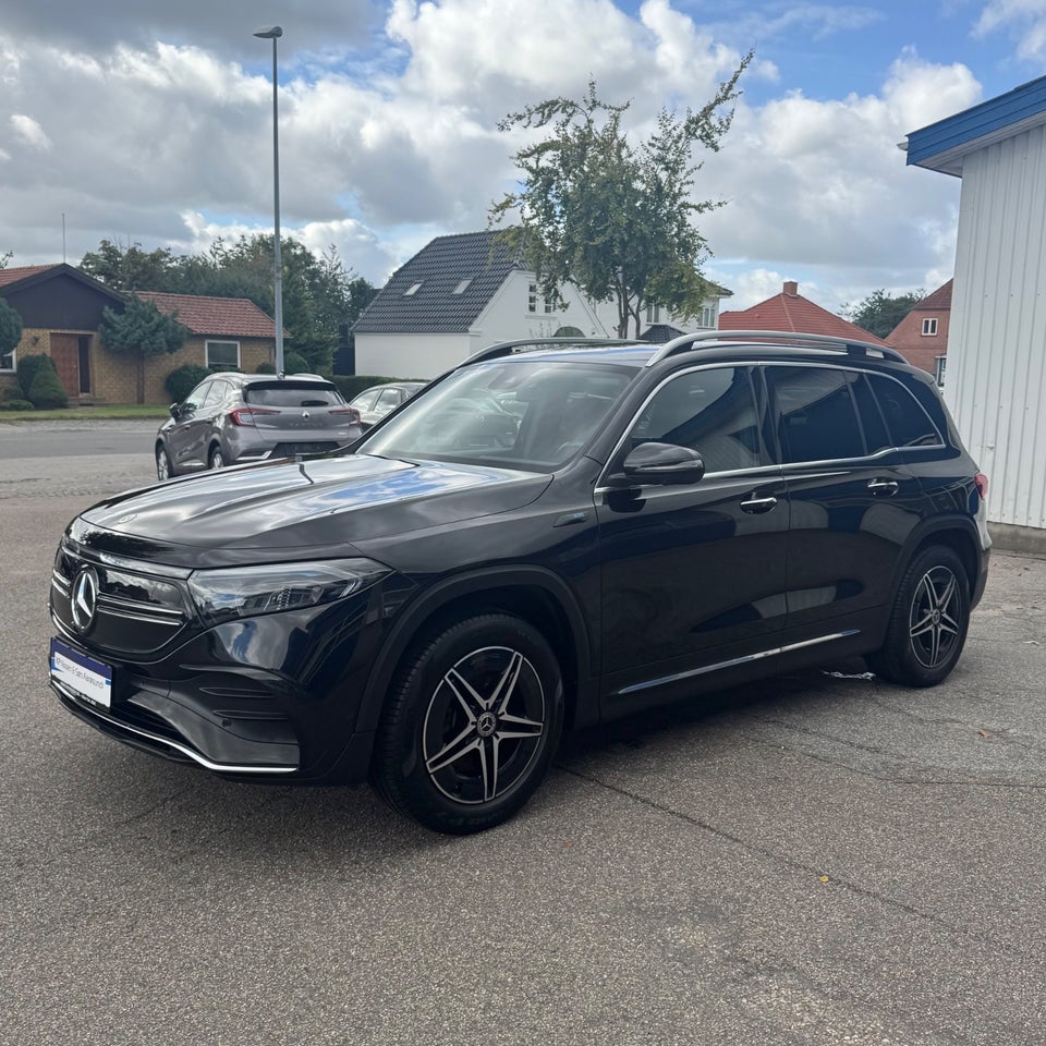 Mercedes EQB250 AMG Line 5d