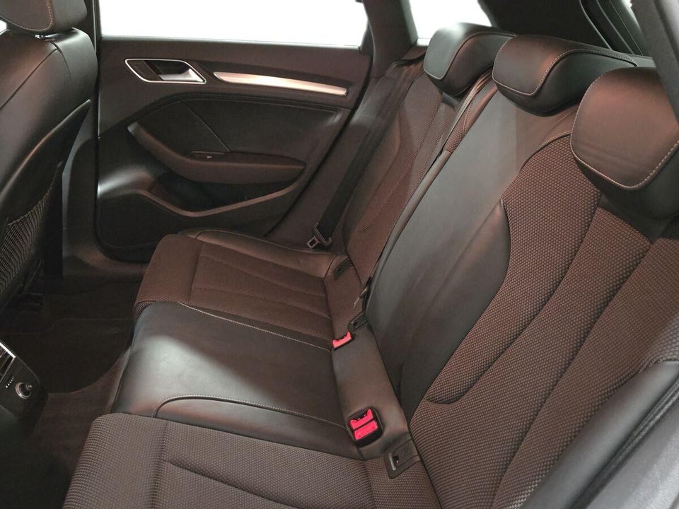 Audi A3 1,4 e-tron S-line Sportback S-tr. 5d