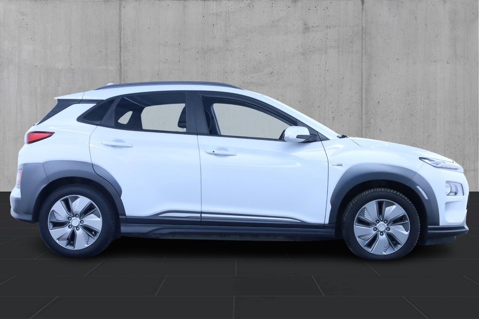 Hyundai Kona 64 EV Essential 5d