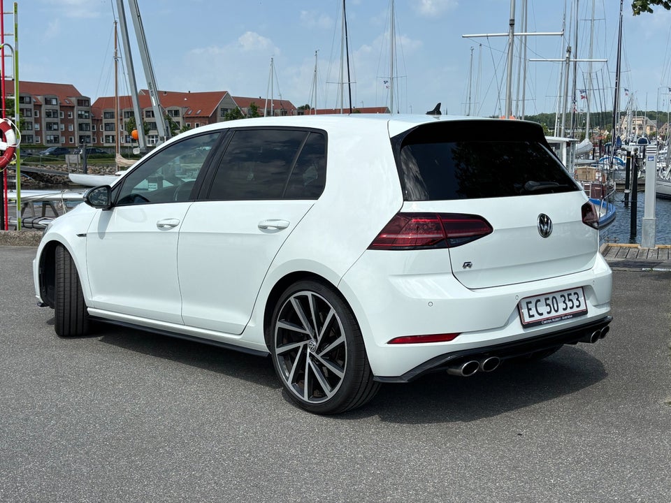 VW Golf VII 2,0 R DSG 4Motion 5d