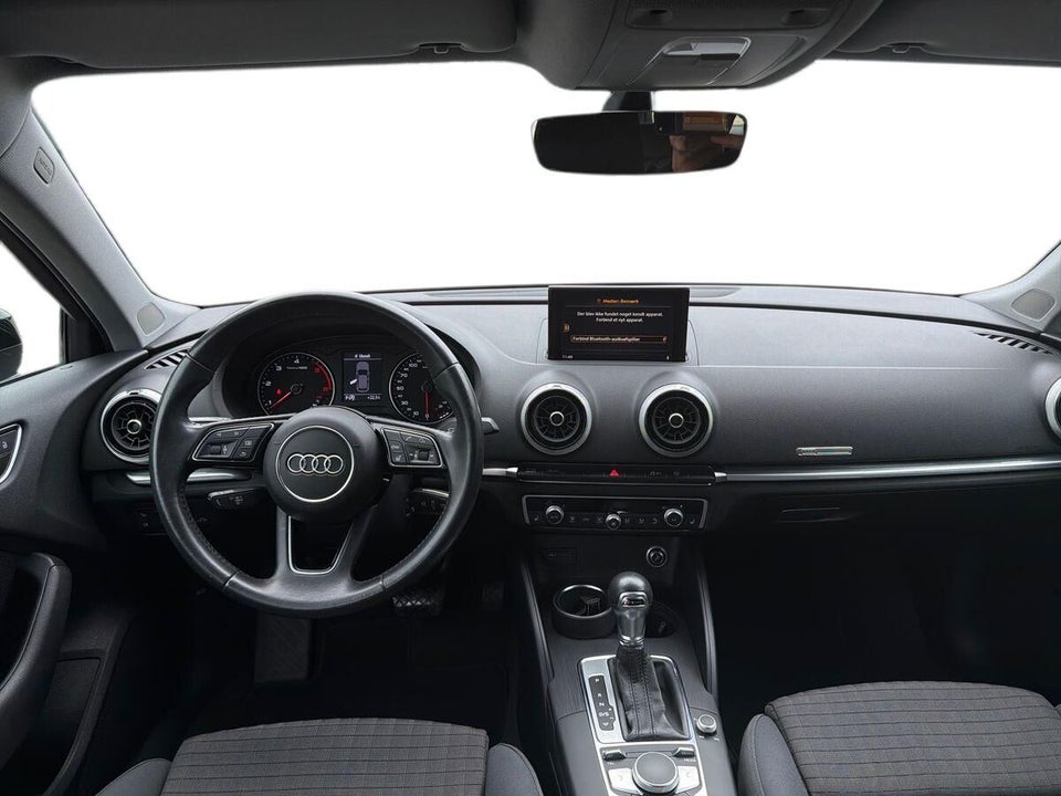 Audi A3 30 TDi Sport Limited Sportback S-tr. 5d