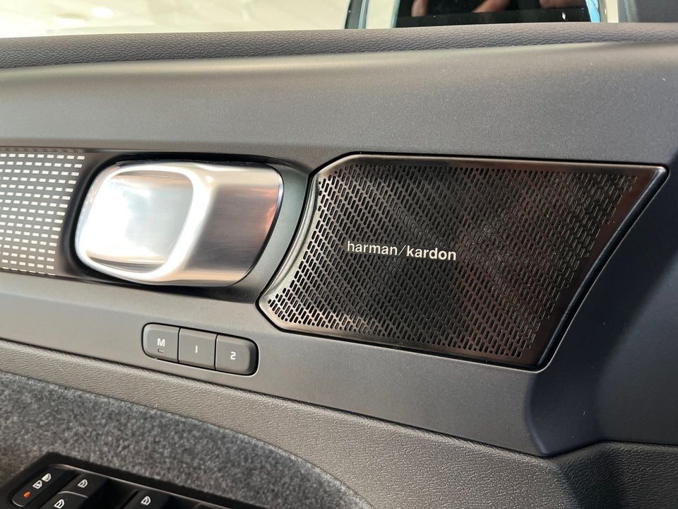 Volvo XC40 P6 ReCharge Pro 5d