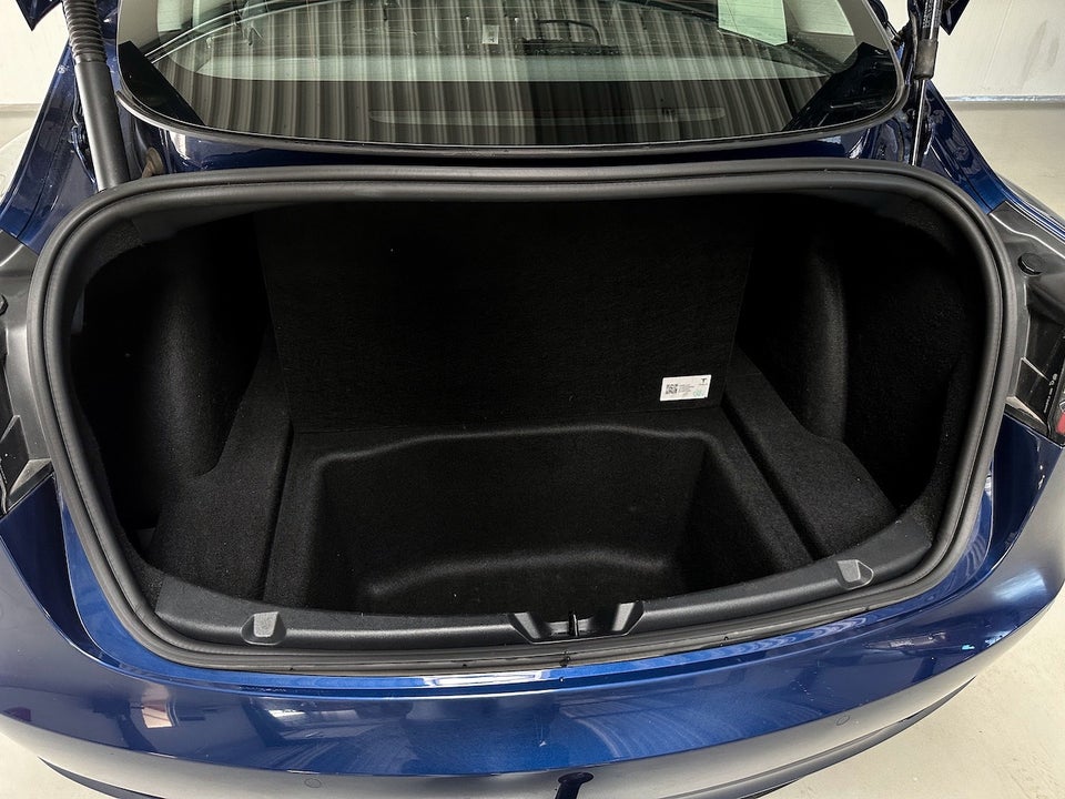 Tesla Model 3 RWD 4d