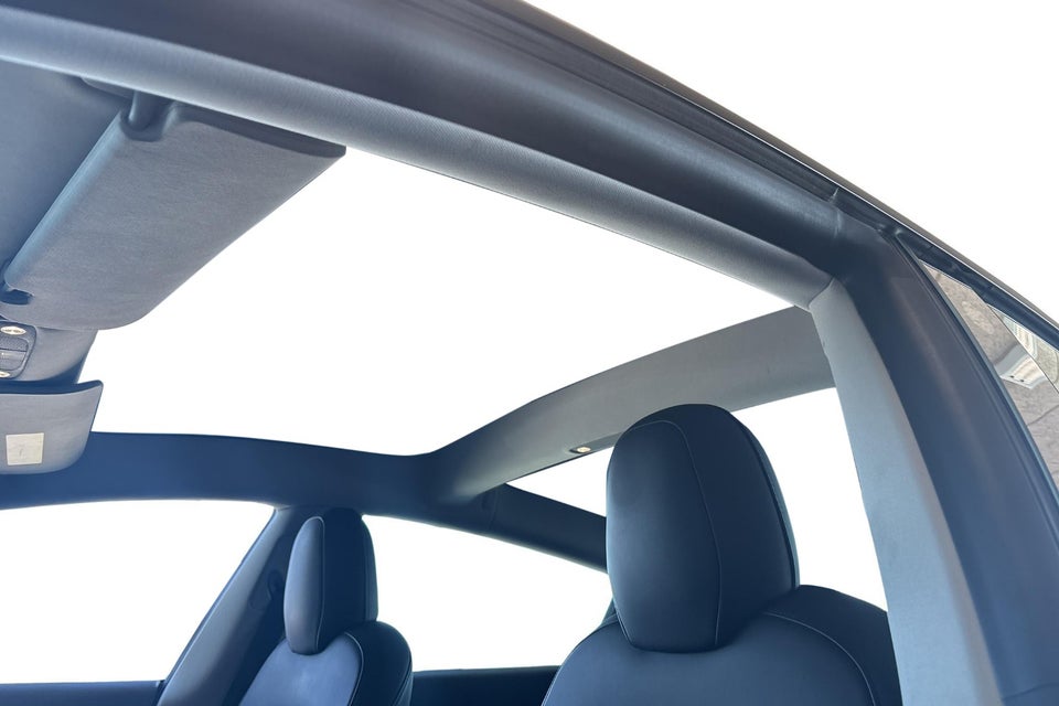 Tesla Model 3 Standard Range+ RWD 4d