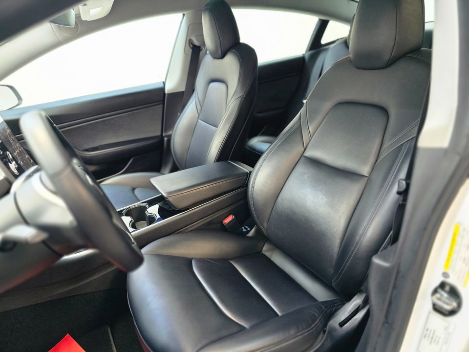 Tesla Model 3 Long Range AWD 4d