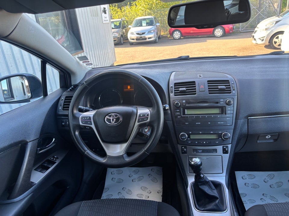 Toyota Avensis 1,8 VVT-i T2 stc. 5d