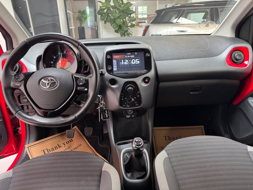 Toyota Aygo 1,0 VVT-i x-plore 5d