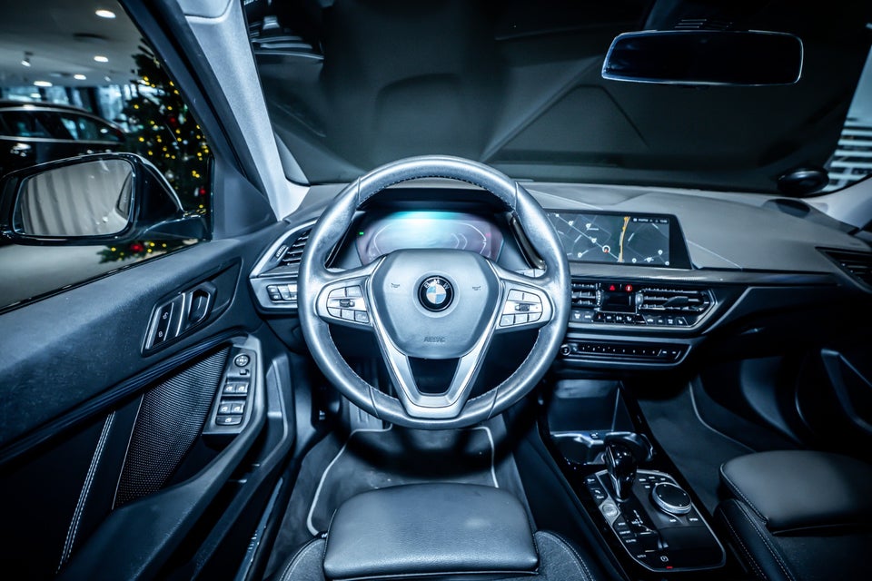 BMW 118i 1,5 Sport Line aut. 5d