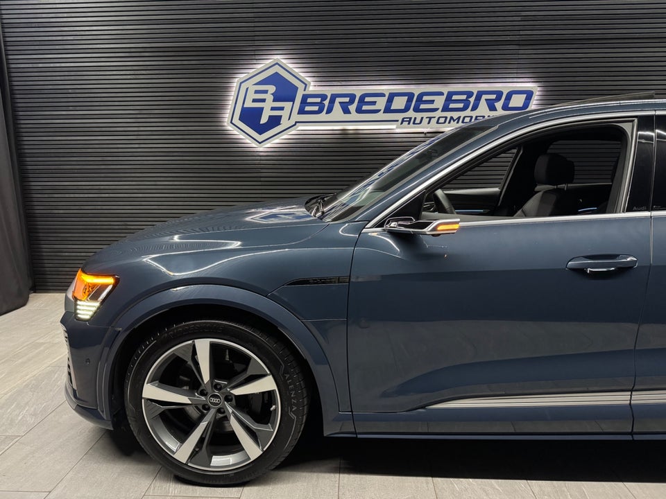 Audi SQ8 e-tron quattro 5d