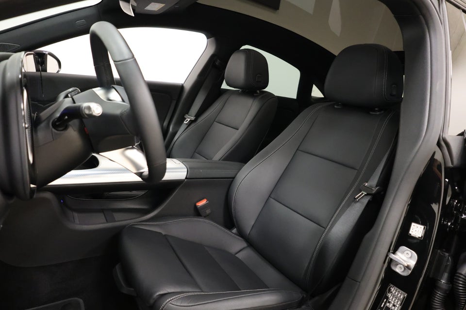 Mercedes CLA350 EQ 4Matic 4d