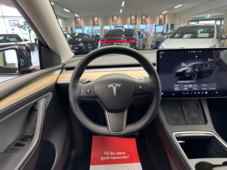 Tesla Model Y Long Range AWD 5d