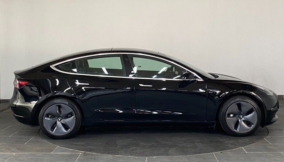 Tesla Model 3 Long Range AWD 4d