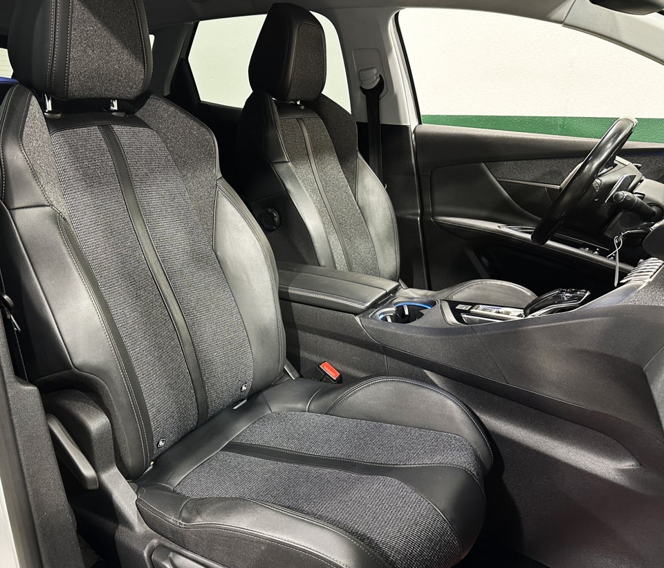 Peugeot 3008 1,5 BlueHDi 130 Allure EAT8 5d