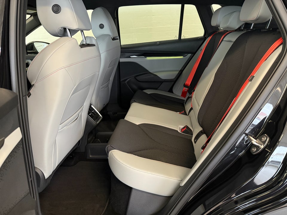 Skoda Elroq 85 iV Lodge Maxx 5d