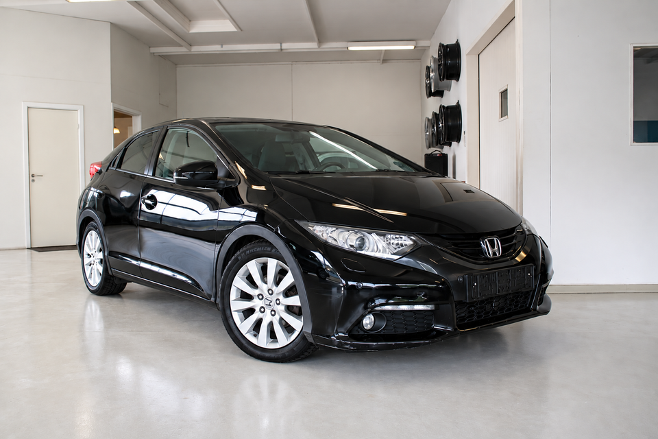 Honda Civic 2,2 i-DTEC Executive 5d