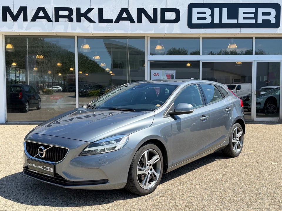 Volvo V40 2,0 D2 120 Momentum 5d