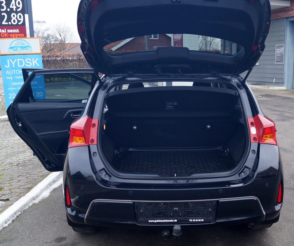 Toyota Auris 1,4 D-4D T2 Premium 5d