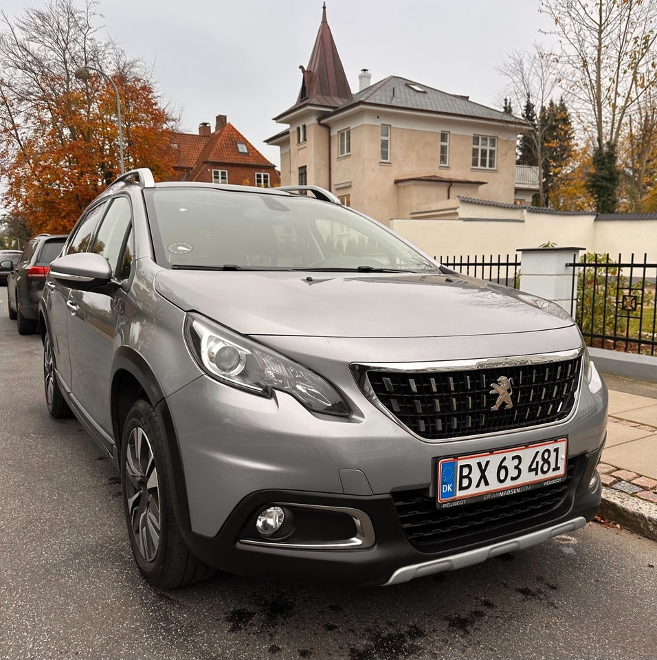 Peugeot 2008 1,2 e-THP 110 Allure Sky 5d