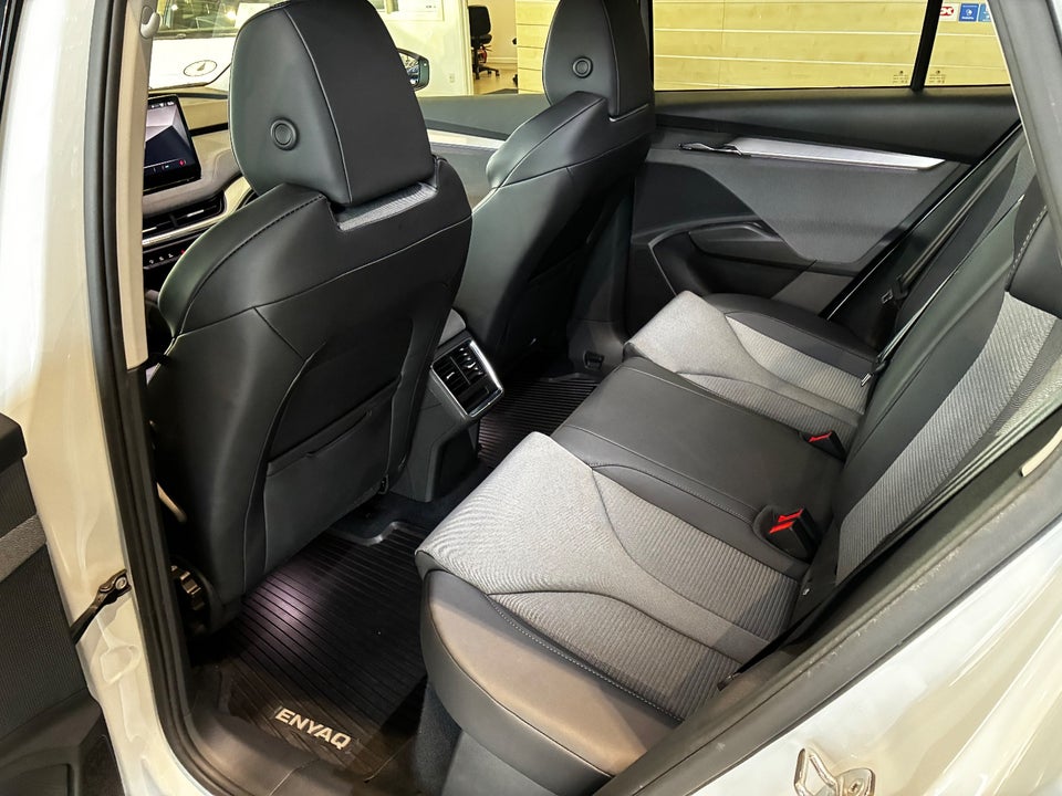 Skoda Enyaq 80 iV Loft 5d