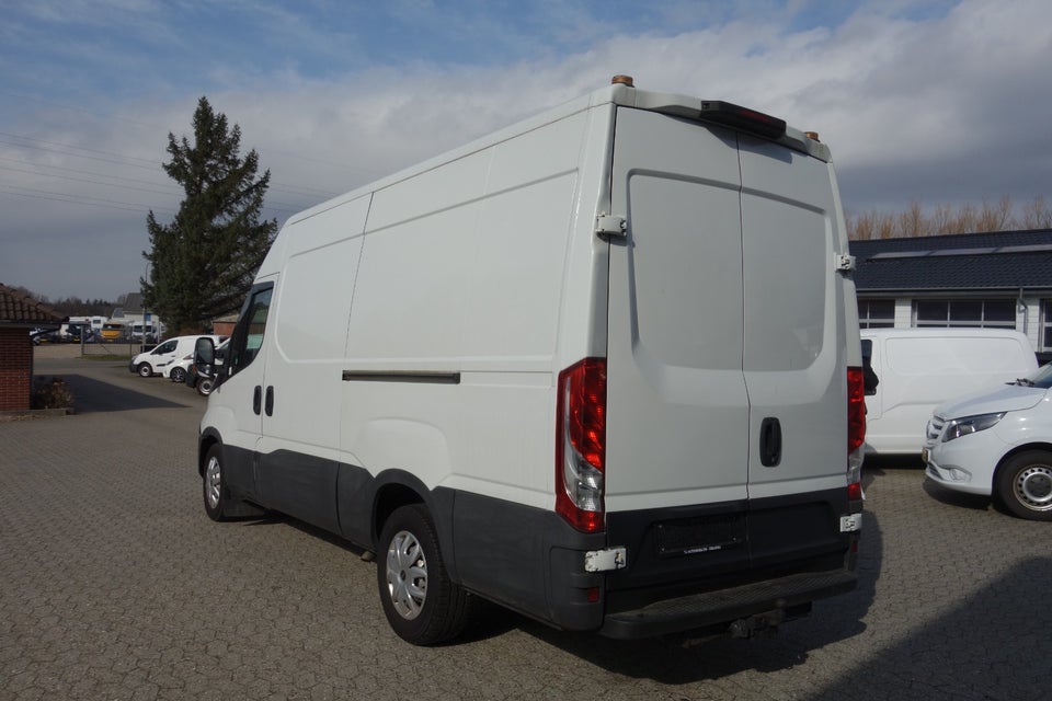 Iveco Daily 2,3 35S16 12m³ Van AG8