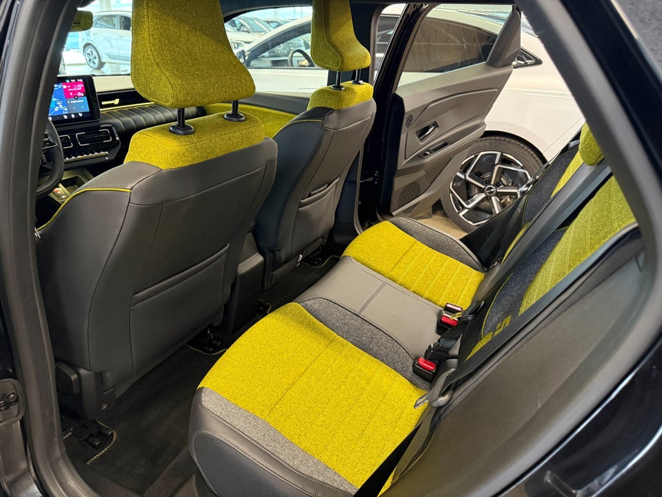 Renault 5 E-Tech 52 Iconic 5d